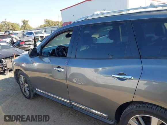 2015 Nissan Pathfinder SL with VIN 5N1AR2MN3FC687084, listed as a IAAI auction lot 43449334 with 150,013 mi miles and . Bid and sale history available at DreamBid. Image 14.