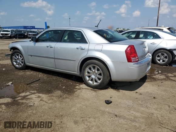 2008 Chrysler 300 C Hemi with VIN 2C3LA63H98H262500, listed as a Copart auction lot 67235965 with 34,181 mi miles and Clean title. Bid and sale history available at DreamBid. Image 2.