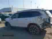 2022 Honda Pilot Touring 7-Passenger z VIN 5FNYF5H64NB015410, wystawiony jako IAAI lot #41776850 z przebiegiem 39 475 mil mil oraz . Historia ofert i sprzedaży dostępna na DreamBid. Obrazek 15.