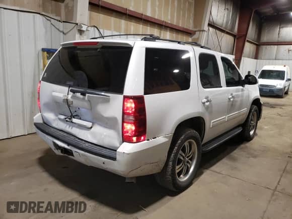 2013 Chevrolet Tahoe LT z VIN 1GNSKBE01DR210848, wystawiony jako Copart lot #68551965 z przebiegiem 192 898 mil mil oraz Szkoda całkowita • Salvage title. Historia ofert i sprzedaży dostępna na DreamBid. Obrazek 3.