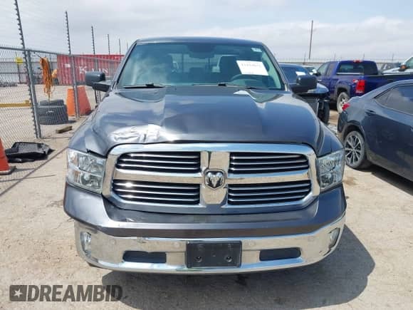 2018 Ram 1500 Big Horn z VIN 1C6RR7GT4JS199346, wystawiony jako IAAI lot #42424832 z przebiegiem 125 858 mil mil oraz . Historia ofert i sprzedaży dostępna na DreamBid. Obrazek 12.