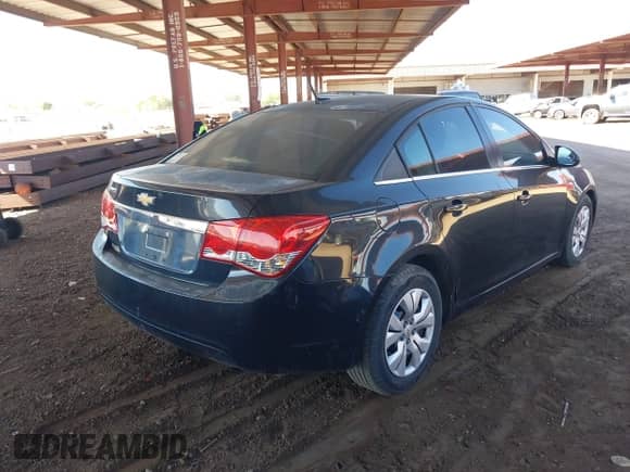 2012 Chevrolet Cruze LS z VIN 1G1PC5SH2C7379755, wystawiony jako IAAI lot #43475685 z przebiegiem 119 961 mil mil oraz . Historia ofert i sprzedaży dostępna na DreamBid. Obrazek 4.