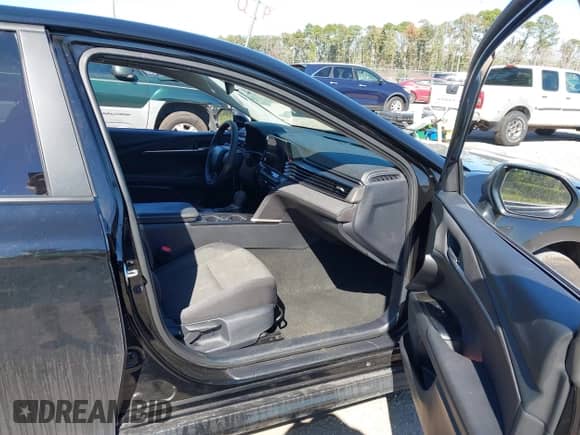 2025 Toyota Camry SE with VIN 4T1DAACK2SU054425, listed as a IAAI auction lot 43540854 with 42,914 mi miles and . Bid and sale history available at DreamBid. Image 5.