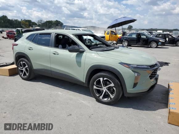 2024 Chevrolet Trax 1RS с VIN KL77LGE28RC237174, выставлен на аукционе Copart как лот 71064815 с пробегом 17 808 миль миль и Списание • Salvage title. История ставок и продаж доступна на DreamBid. Изображение 4.