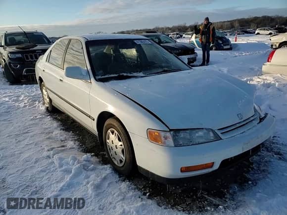 1995 Honda Accord LX z VIN 1HGCD5633SA075239, wystawiony jako Copart lot #41386425 z przebiegiem 244 611 mil mil oraz Szkoda całkowita • Salvage title. Historia ofert i sprzedaży dostępna na DreamBid. Obrazek 11.