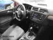 2018 Volkswagen Tiguan S с VIN 3VV0B7AX5JM104191, выставлен на аукционе IAAI как лот 42492503 с пробегом 96 339 миль миль и . История ставок и продаж доступна на DreamBid. Изображение 17.