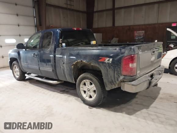 2009 Chevrolet Silverado 1500 LTZ z VIN 1GCEK39J19Z274622, wystawiony jako IAAI lot #41352625 z przebiegiem 213 255 mil mil oraz . Historia ofert i sprzedaży dostępna na DreamBid. Obrazek 3.