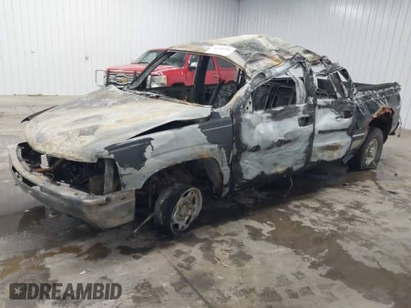 2002 Chevrolet Silverado 1500HD LS with VIN 1GCGK13U62F183952, listed as a IAAI auction lot 41106384 with Not provided miles and . Bid and sale history available at DreamBid. Image 2.