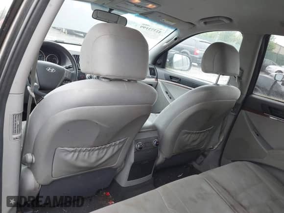2008 Hyundai Veracruz GLS with VIN KM8NU13C48U073443, listed as a IAAI auction lot 42373199 with 216,736 mi miles and . Bid and sale history available at DreamBid. Image 14.