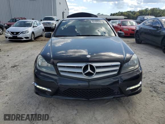 2013 Mercedes-Benz C 300 Sport z VIN WDDGF8ABXDR250140, wystawiony jako Copart lot #82498945 z przebiegiem 179 659 mil mil oraz Szkoda całkowita • Salvage title. Historia ofert i sprzedaży dostępna na DreamBid. Obrazek 5.