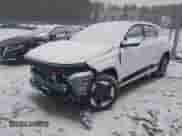 2025 Hyundai Kona Limited с VIN KM8HE3A60SU018112, выставлен на аукционе IAAI как лот 41165981 с пробегом 4 321 миль миль и . История ставок и продаж доступна на DreamBid. Изображение 2.