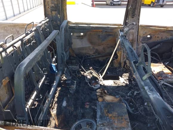 2020 Ram 1500 Lone Star z VIN 1C6RREFTXLN238691, wystawiony jako IAAI lot #42478238 z przebiegiem Nie podano mil oraz . Historia ofert i sprzedaży dostępna na DreamBid. Obrazek 8.