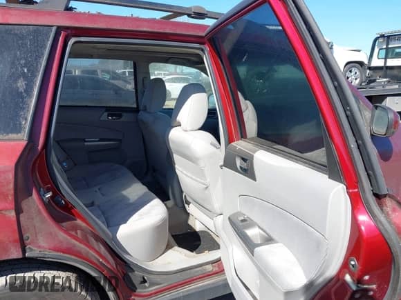 2010 Subaru Forester X Premium с VIN JF2SH6CC9AH917839, выставлен на аукционе IAAI как лот 43457944 с пробегом 257 088 миль миль и . История ставок и продаж доступна на DreamBid. Изображение 8.