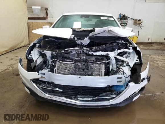 2025 Chevrolet Malibu LS z VIN 1G1ZC5STXSF110517, wystawiony jako Copart lot #85521174 z przebiegiem 14 039 mil mil oraz Czysty tytuł • Clean title. Historia ofert i sprzedaży dostępna na DreamBid. Obrazek 5.