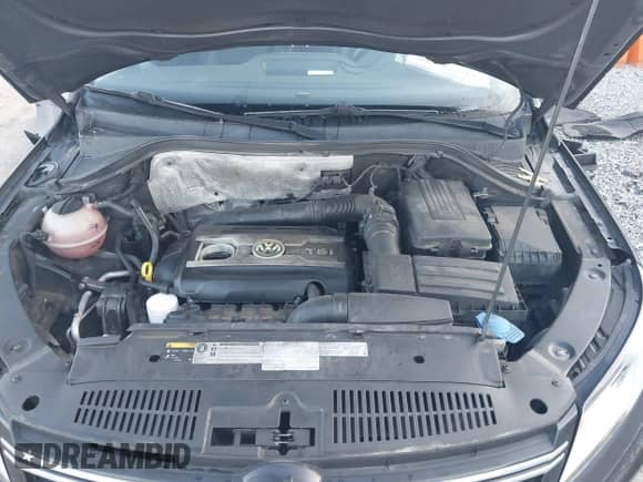 2017 Volkswagen Tiguan S с VIN WVGAV7AX2HK000023, выставлен на аукционе IAAI как лот 41971308 с пробегом 112 350 миль миль и . История ставок и продаж доступна на DreamBid. Изображение 10.