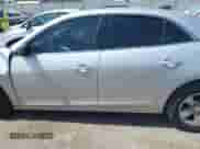 2015 Chevrolet Malibu LS z VIN 1G11A5SL0FF108140, wystawiony jako IAAI lot #42871243 z przebiegiem 66 878 mil mil oraz . Historia ofert i sprzedaży dostępna na DreamBid. Obrazek 15.