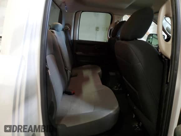 2023 Ram 1500 Tradesman z VIN 1C6RR7FT2PS537210, wystawiony jako Copart lot #56388985 z przebiegiem 62 140 mil mil oraz Czysty tytuł • Clean title. Historia ofert i sprzedaży dostępna na DreamBid. Obrazek 10.