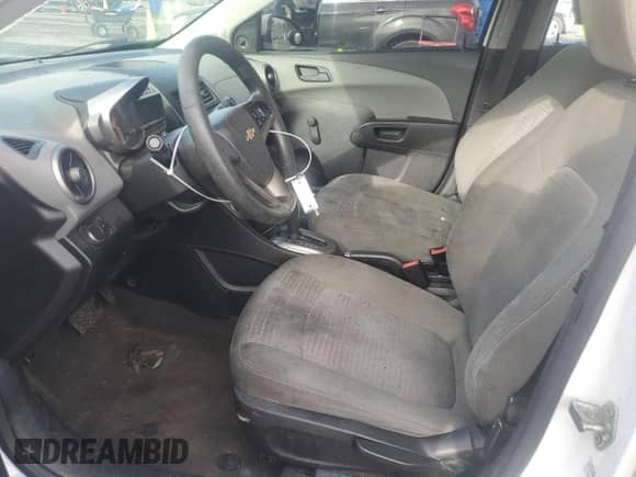 2015 Chevrolet Sonic LS с VIN 1G1JA6SH9F4189054, выставлен на аукционе Copart как лот 58816815 с пробегом 123 605 миль миль и Чистый • Clean title. История ставок и продаж доступна на DreamBid. Изображение 7.
