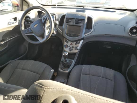 2014 Chevrolet Sonic LT z VIN 1G1JD6SG1E4125426, wystawiony jako Copart lot #78422894 z przebiegiem 28 146 mil mil oraz Szkoda całkowita • Salvage title. Historia ofert i sprzedaży dostępna na DreamBid. Obrazek 8.