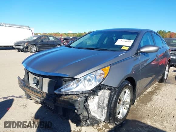 2013 Hyundai Sonata GLS with VIN 5NPEB4AC9DH807285, listed as a IAAI auction lot 43434603 with 138,364 mi miles and . Bid and sale history available at DreamBid. Image 2.