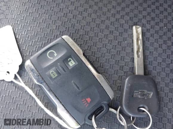 2016 Chevrolet Silverado 1500 LT z VIN 1GCRCREC6GZ175624, wystawiony jako IAAI lot #43490321 z przebiegiem 67 567 mil mil oraz . Historia ofert i sprzedaży dostępna na DreamBid. Obrazek 11.