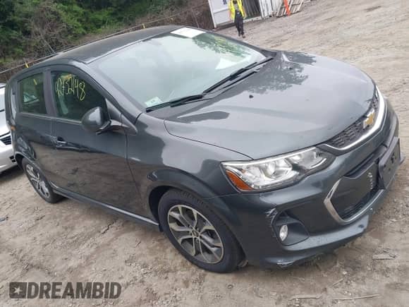 2017 Chevrolet Sonic LT z VIN 1G1JD6SH9H4144741, wystawiony jako IAAI lot #42732148 z przebiegiem 142 736 mil mil oraz . Historia ofert i sprzedaży dostępna na DreamBid. Obrazek 1.
