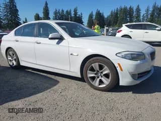 2011 BMW 5 Series 528i с VIN WBAFR1C57BDS36067, выставлен на аукционе IAAI как лот 43264372 с пробегом 223 782 миль миль и . История ставок и продаж доступна на DreamBid. Изображение 1.