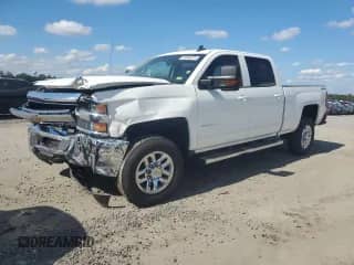 2015 Chevrolet Silverado 3500HD LT с VIN 1GC1KZEG5FF531287, выставлен на аукционе Copart как лот 81843815 с пробегом 132 923 миль миль и Списание • Salvage title. История ставок и продаж доступна на DreamBid. Изображение 1.