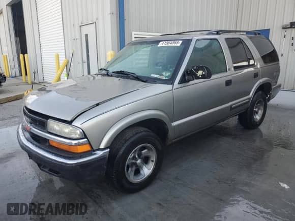 2000 Chevrolet Blazer LS z VIN 1GNCS13W8Y2271750, wystawiony jako Copart lot #41564865 z przebiegiem Nie podano mil oraz Szkoda całkowita • Salvage title. Historia ofert i sprzedaży dostępna na DreamBid. Obrazek 1.