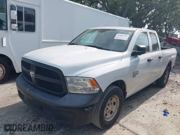 2020 Ram 1500 Tradesman z VIN 1C6RR6FGXLS117749, wystawiony jako IAAI lot #42084572 z przebiegiem 137 970 mil mil oraz . Historia ofert i sprzedaży dostępna na DreamBid. Obrazek 14.