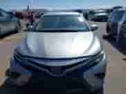 2019 Toyota Camry SE z VIN 4T1B11HK1KU163085, wystawiony jako IAAI lot #43000737 z przebiegiem 206 171 mil mil oraz . Historia ofert i sprzedaży dostępna na DreamBid. Obrazek 12.