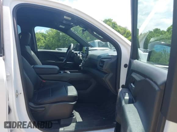 2024 Chevrolet Silverado EV Work Truck с VIN 1GC10VEL8RU200859, выставлен на аукционе IAAI как лот 42334999 с пробегом 22 070 миль миль и . История ставок и продаж доступна на DreamBid. Изображение 5.