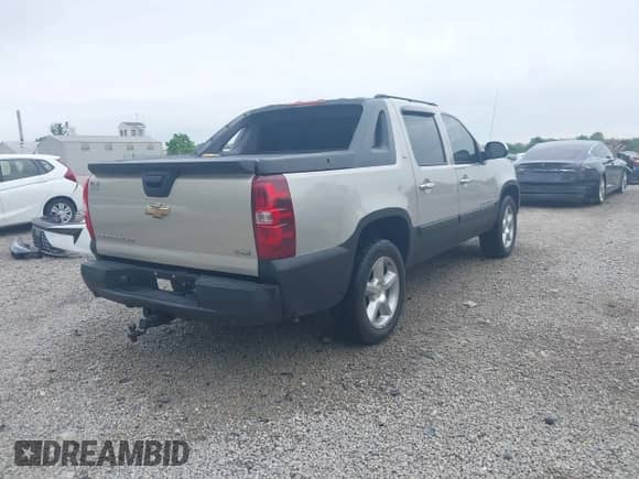 2007 Chevrolet Avalanche 3LT with VIN 3GNFK12367G298357, listed as a IAAI auction lot 42499614 with 178,661 mi miles and . Bid and sale history available at DreamBid. Image 4.