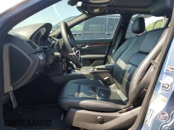 2010 Mercedes-Benz C 300 Sport с VIN WDDGF8BB9AF456139, выставлен на аукционе Copart как лот 66520225 с пробегом 143 428 миль миль и Чистый • Clean title. История ставок и продаж доступна на DreamBid. Изображение 7.