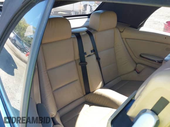 2001 BMW 3 Series 330Ci с VIN WBABS53471JU82604, выставлен на аукционе IAAI как лот 43519996 с пробегом 115 311 миль миль и . История ставок и продаж доступна на DreamBid. Изображение 8.