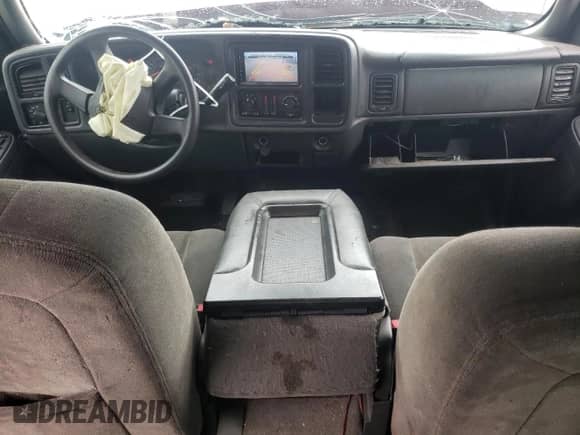 2007 Chevrolet Silverado 1500 LS with VIN 2GCEC13V371108119, listed as a Copart auction lot 68168005 with 289,184 mi miles and Salvage title. Bid and sale history available at DreamBid. Image 8.