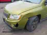 2012 Jeep Compass Sport z VIN 1C4NJDBB8CD577395, wystawiony jako IAAI lot #42768124 z przebiegiem 127 518 mil mil oraz . Historia ofert i sprzedaży dostępna na DreamBid. Obrazek 6.