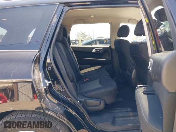 2017 Nissan Pathfinder S z VIN 5N1DR2MN5HC627582, wystawiony jako IAAI lot #42955656 z przebiegiem 87 553 mil mil oraz . Historia ofert i sprzedaży dostępna na DreamBid. Obrazek 8.