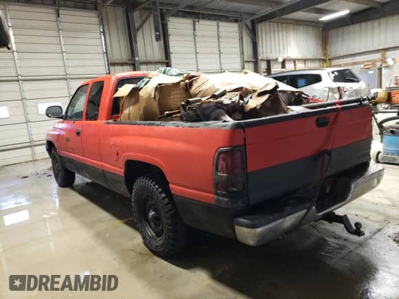 1999 Dodge 1500 z VIN 1B7HC13Y9XJ580712, wystawiony jako Copart lot #38219694 z przebiegiem Nie podano mil oraz Szkoda całkowita • Salvage title. Historia ofert i sprzedaży dostępna na DreamBid. Obrazek 2.