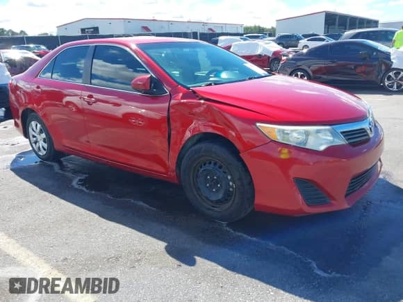 2014 Toyota Camry SE z VIN 4T1BF1FK2EU730316, wystawiony jako IAAI lot #43417761 z przebiegiem 125 092 mil mil oraz . Historia ofert i sprzedaży dostępna na DreamBid. Obrazek 1.