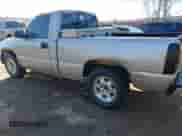 2005 GMC Sierra 1500 Work Truck z VIN 1GTEC14X75Z255631, wystawiony jako IAAI lot #41662255 z przebiegiem 327 188 mil mil oraz . Historia ofert i sprzedaży dostępna na DreamBid. Obrazek 3.