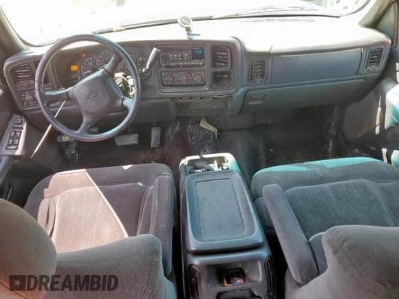2002 Chevrolet Silverado 3500 z VIN 1GCJC33122F130105, wystawiony jako Copart lot #54415455 z przebiegiem Nie podano mil oraz Czysty tytuł • Clean title. Historia ofert i sprzedaży dostępna na DreamBid. Obrazek 8.