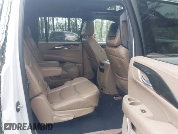 2018 Cadillac Escalade ESV Platinum с VIN 1GYS4KKJ1JR221239, выставлен на аукционе IAAI как лот 41968181 с пробегом 179 749 миль миль и . История ставок и продаж доступна на DreamBid. Изображение 8.