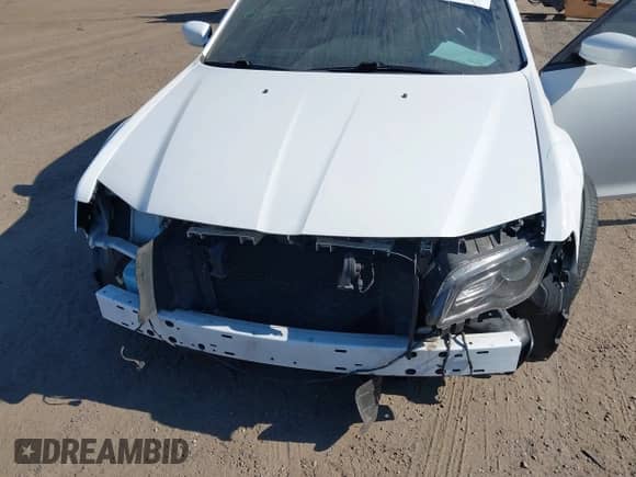 2019 Chrysler 300 S с VIN 2C3CCABG8KH637970, выставлен на аукционе IAAI как лот 43088434 с пробегом 83 859 миль миль и . История ставок и продаж доступна на DreamBid. Изображение 6.