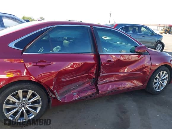 2015 Toyota Camry XSE z VIN 4T1BK1FK2FU559208, wystawiony jako IAAI lot #43346979 z przebiegiem 115 033 mil mil oraz . Historia ofert i sprzedaży dostępna na DreamBid. Obrazek 13.