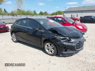 2019 Chevrolet Cruze LT с VIN 3G1BE6SMXKS539274, выставлен на аукционе IAAI как лот 43160498 с пробегом 104 896 миль миль и . История ставок и продаж доступна на DreamBid. Изображение 1.
