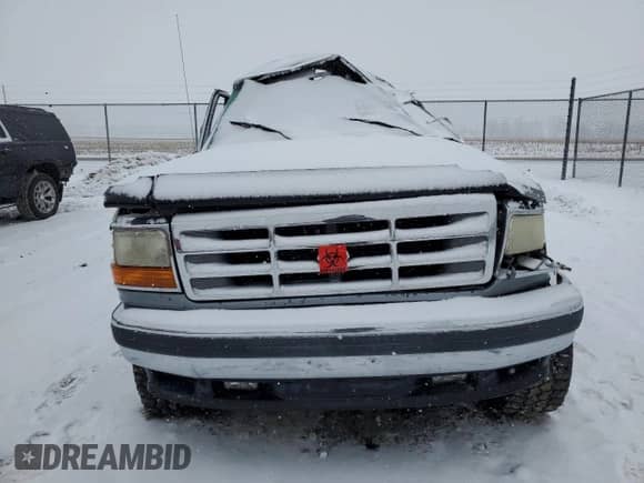 1994 Ford F-150 z VIN 1FTEF14N1RLB58455, wystawiony jako Copart lot #87865585 z przebiegiem Nie podano mil oraz Czysty tytuł • Clean title. Historia ofert i sprzedaży dostępna na DreamBid. Obrazek 5.