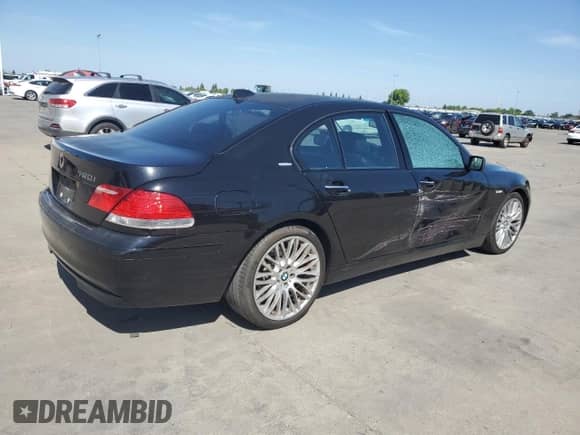 2007 BMW 7 Series 750i z VIN WBAHL83547DT09809, wystawiony jako Copart lot #54817145 z przebiegiem 209 806 mil mil oraz Szkoda całkowita • Salvage title. Historia ofert i sprzedaży dostępna na DreamBid. Obrazek 3.