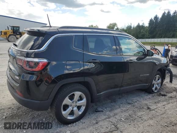 2018 Jeep Compass Latitude with VIN 3C4NJDBB9JT265075, listed as a Copart auction lot 70225935 with Not provided miles and Salvage title. Bid and sale history available at DreamBid. Image 3.
