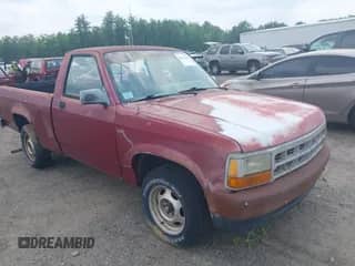 1996 Dodge Dakota with VIN 1B7FL26P3TS551971, listed as a IAAI auction lot 42441145 with 131,063 mi miles and . Bid and sale history available at DreamBid. Image 1.